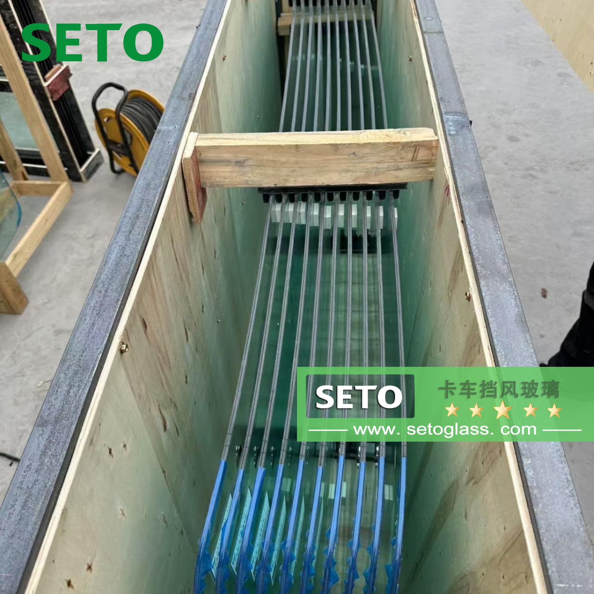 定制生产各种尺寸车型卡车夹层钢化玻璃